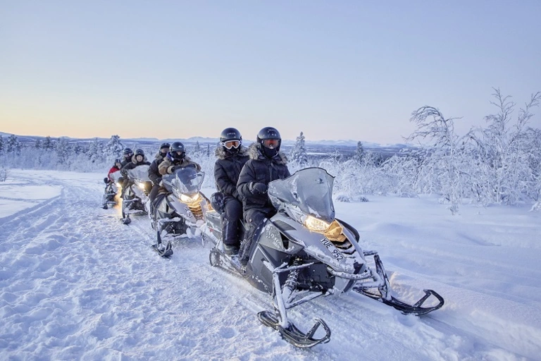 Motorschlitten Schweden Lappland Wolters Rundreisen