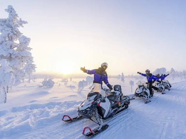 Motorschlitten in Lappland Wolters Rundreisen